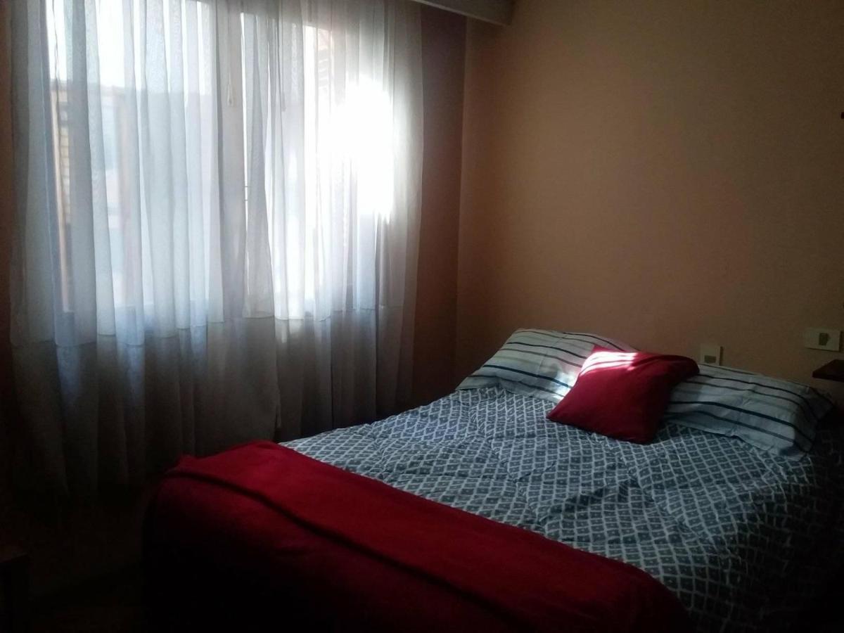 Hostel De Los Artistas Мендоса Екстериор снимка