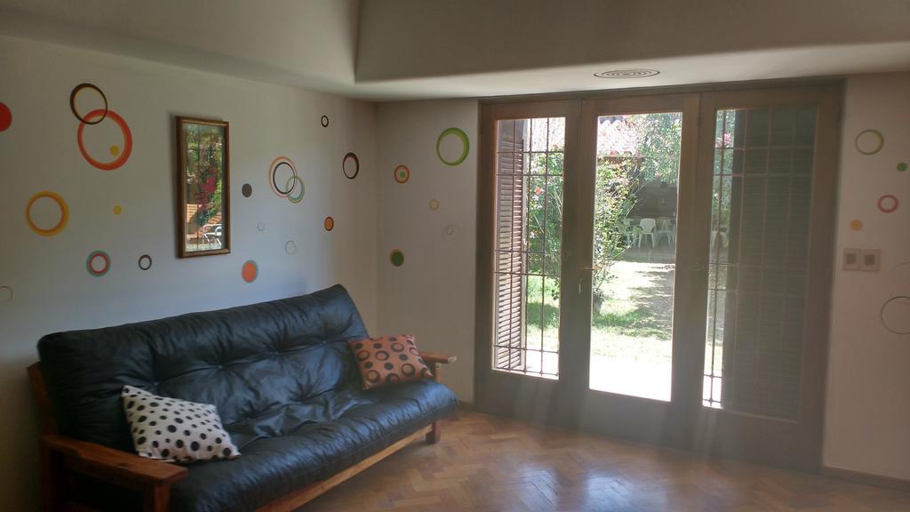 Hostel De Los Artistas Мендоса Екстериор снимка