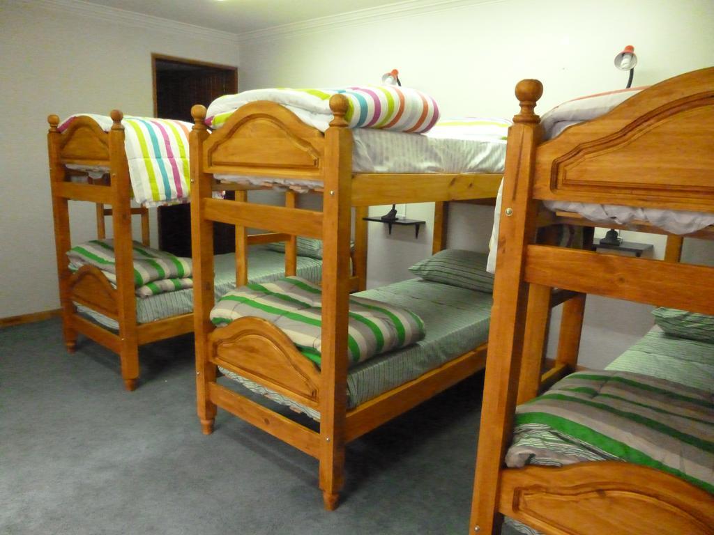 Hostel De Los Artistas Мендоса Екстериор снимка