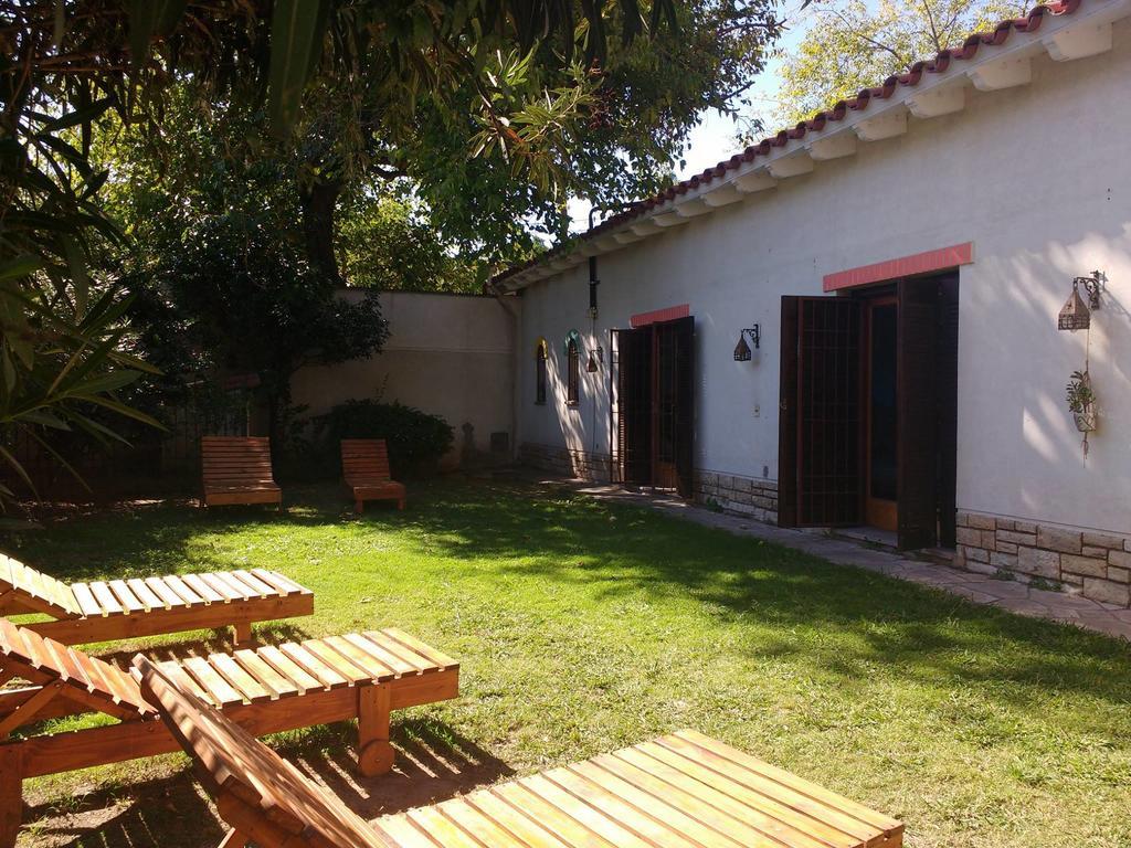 Hostel De Los Artistas Мендоса Екстериор снимка