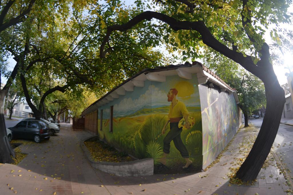 Hostel De Los Artistas Мендоса Екстериор снимка